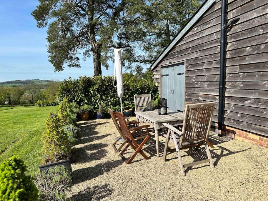 The Coach House Apartment Alderbury Exterior photo
